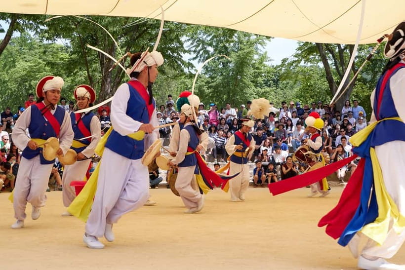 Seoul: Suwon Hwaseong Fortress & Korean Folk Village Tour - Walking the walls of Suwon Hwaseong