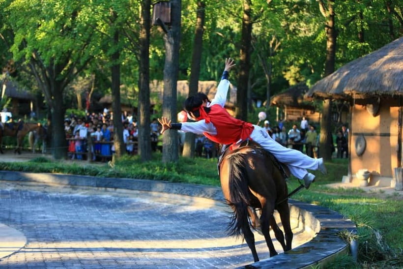 Seoul: Suwon Hwaseong Fortress & Korean Folk Village Tour - Who will enjoy this tour most?
