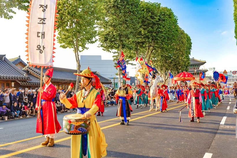 Seoul: The 62nd Suwon Hwaseong Cultural Festival Day Tour - September 28: Hanbok, filming locations, and the Royal Parade