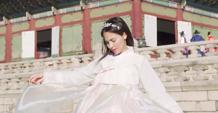 Seoul : Your Personal Photographer in Gyeongbokung - Walking through Gyeongbokgung for one hour