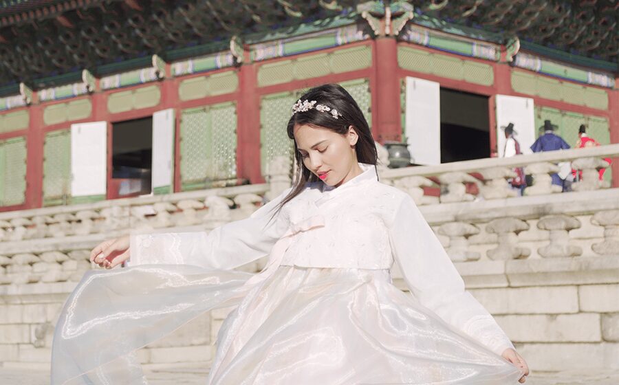 Seoul : Your Personal Photographer in Gyeongbokung - How the photographer helps if you dislike posing