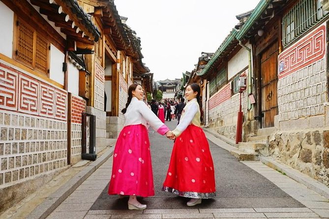 Small Group 7D Korea package Tour with Seoul Gyeongju Busan Jeju - Day 5: Korean cooking and Seoul’s young side