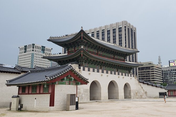 (Small Group) Palace & Seoul Old Town Highlights - Starting at Anguk Station and walking through Insadong