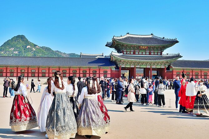 Small-Group Seoul Tour with Gyeongbokgung Palace (hotel pick-up) - The National Folk Museum and everyday Korean life