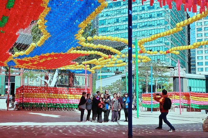 Small-Group Seoul Tour with Gyeongbokgung Palace (hotel pick-up) - Guides, group size, and the day-to-day experience