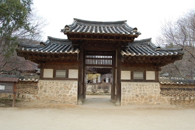 Suwon Hwaseong Fortress and Korean Folk Village Day Tour from Seoul - Korean Folk Village: the strongest part of the day