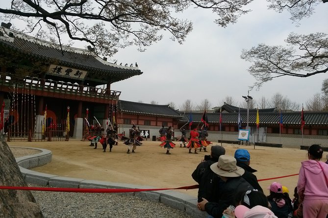 Suwon Hwaseong Fortress and Korean Folk Village Day Tour from Seoul - Who should book this day tour?