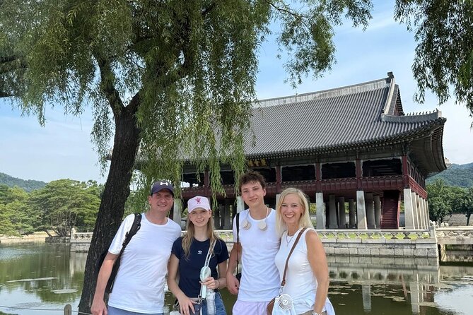 Time Travel in Seoul: Gyeongbokgung Palace, Folk Museum & Bukchon - Who will get the most from this tour?