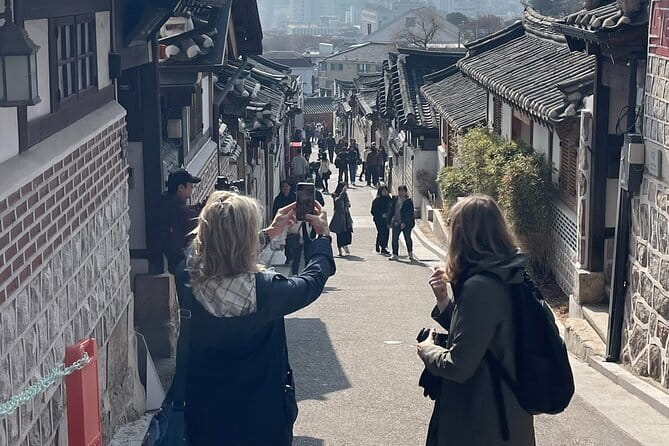 Tour Seoul’s oldest district with a storyteller from Bukchon - Why Bukchon deserves more than a photo stop