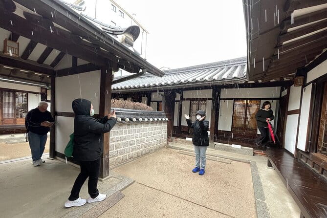 Tour Seoul’s oldest district with a storyteller from Bukchon - Choong Ang High School, from drama location to national history