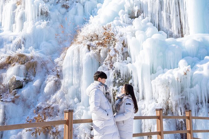 Vivaldi Park Winter Ski with Eobi Ice Valley Day Tour from Seoul - Eobi Ice Valley in a 40-minute winter stop