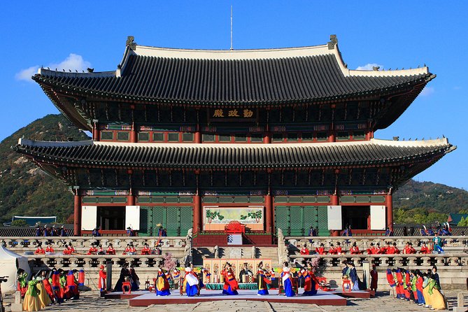 Walking Tour with Gyeongbokgung Palace, Bukchon, Insadong - Why this Seoul walking tour works