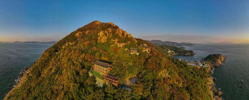 Yeosu: Private Taxi Car Private Charter Tour - Starting the day at Manseong-ri Black Sand Beach